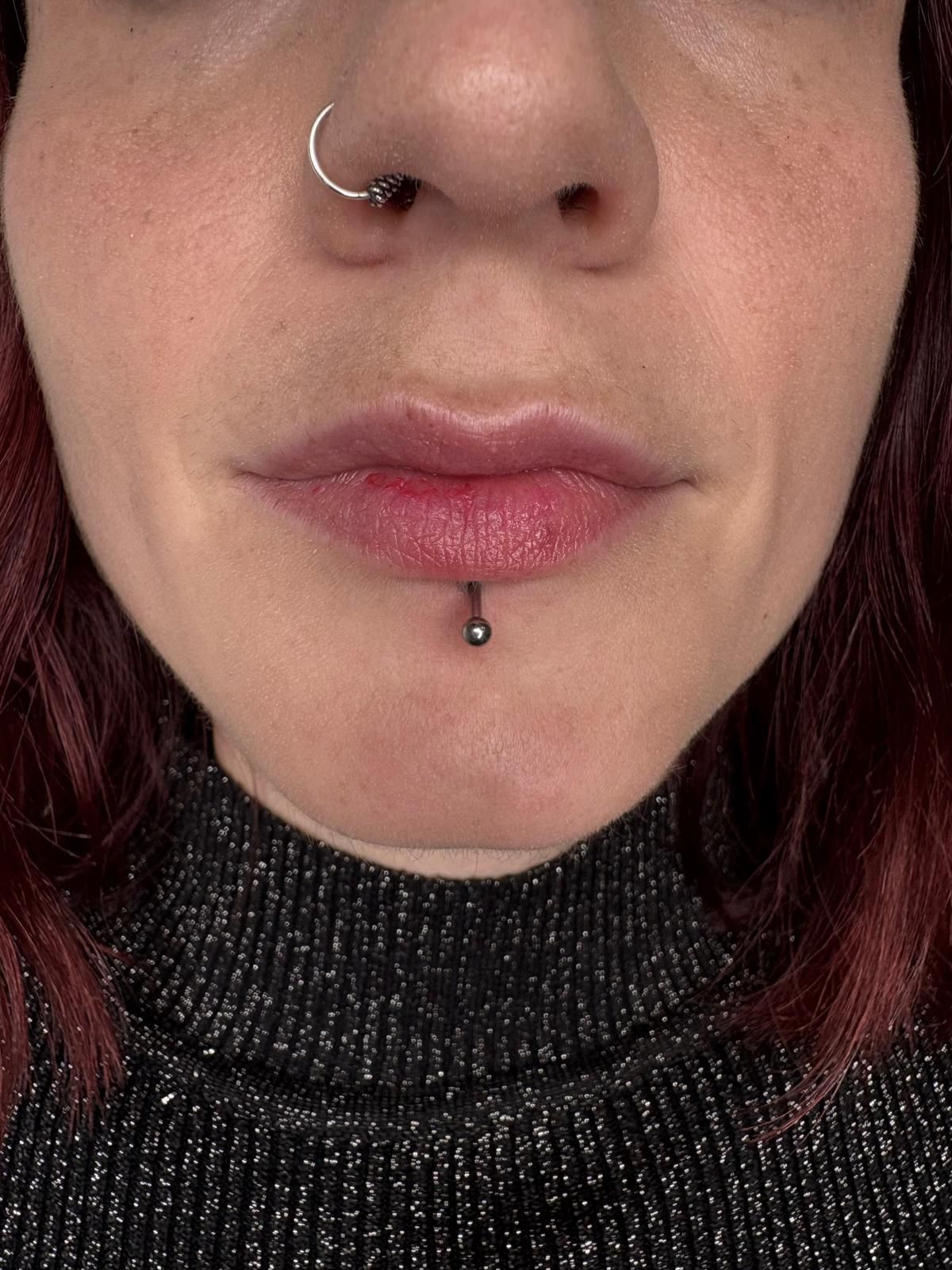 Piercing al naso e al labbro (labret) in titanio